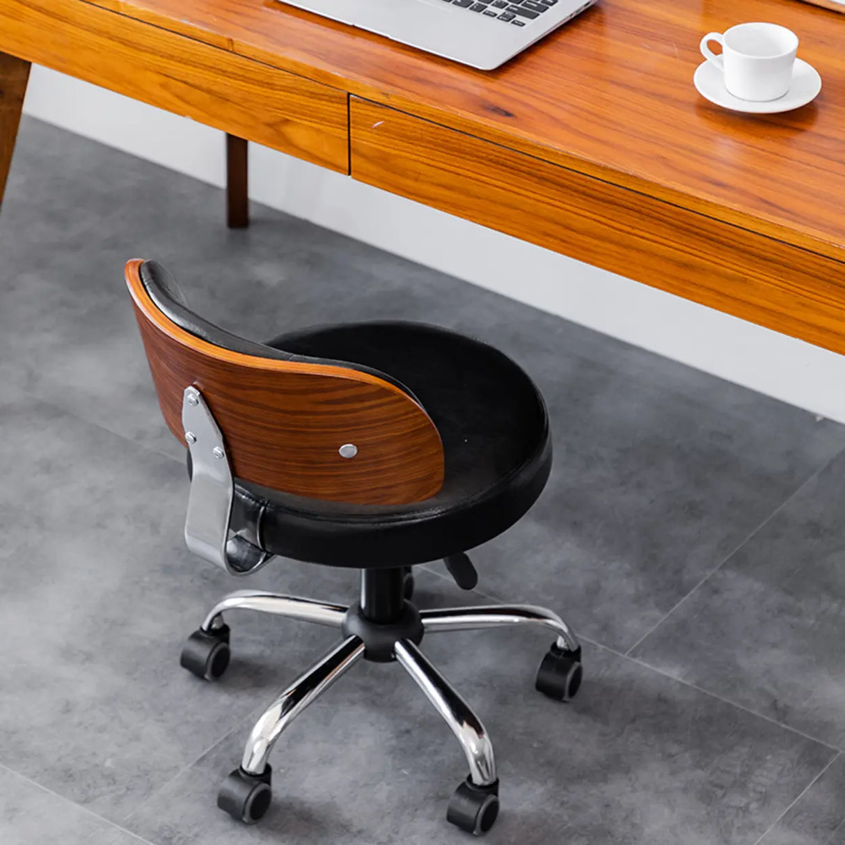 Green Ergonomic Leather Swivel Office Chair with Wheels Image - 6