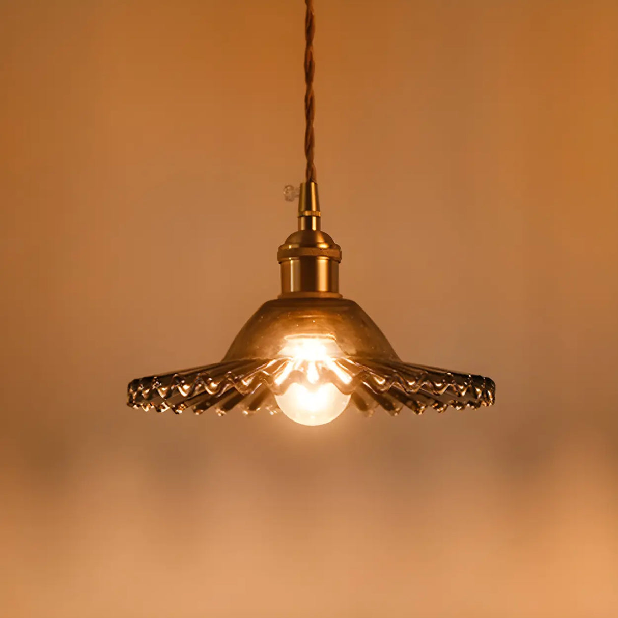 Industrial Glass Wrinkle Saucer-Shaped Pendant Light Image - 6