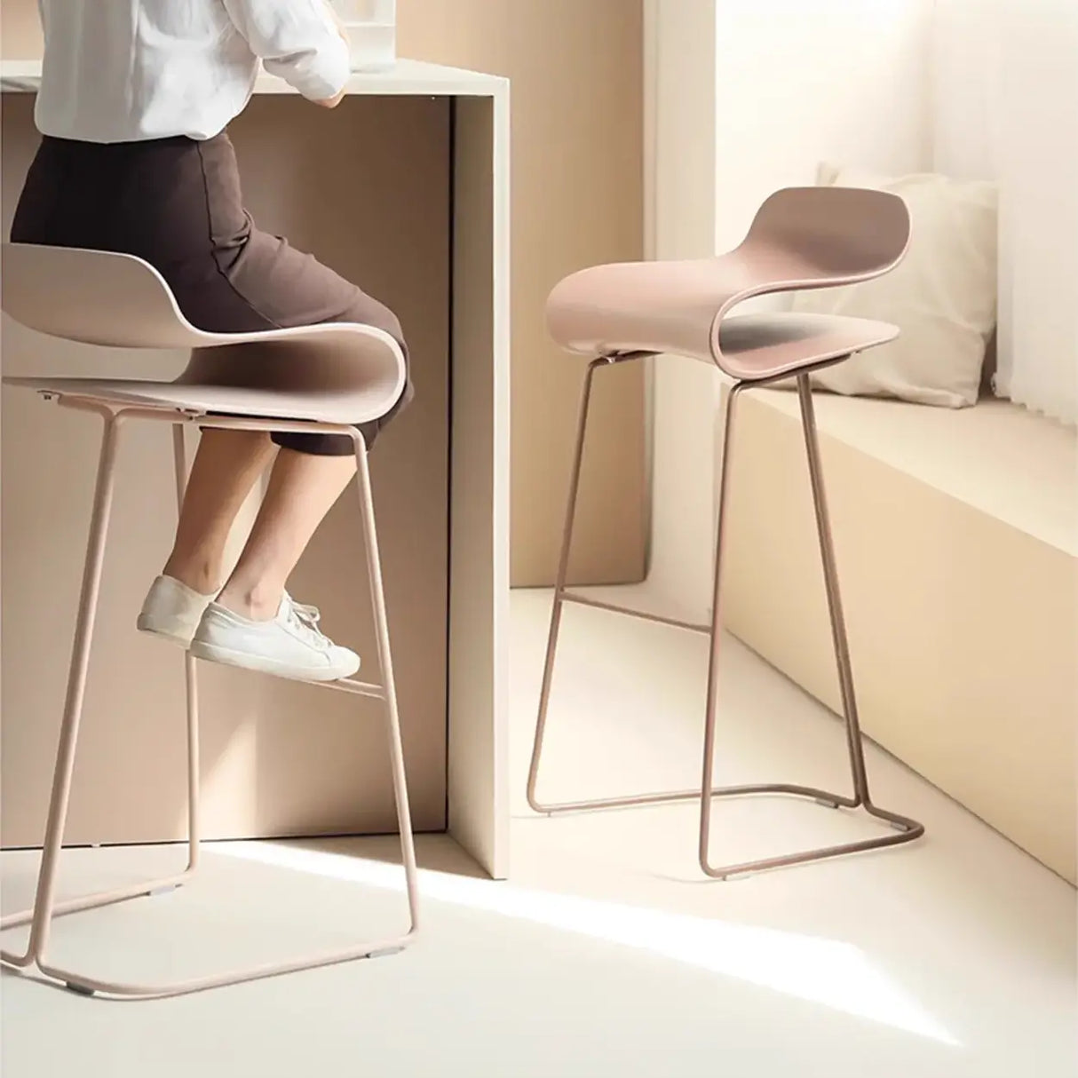 Industrial S-Curve Steel Frame Low Back Armless Bar Stool Image - 3