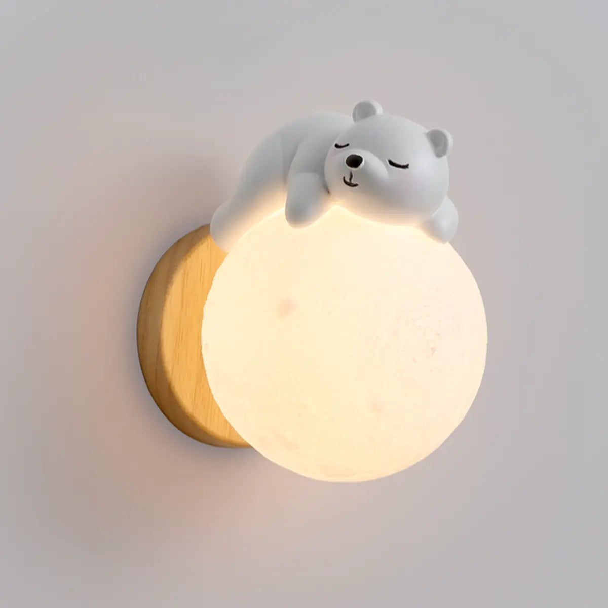 Kids' Room Cute Bear-Themed Wood Globe Wall Sconce Image - 10