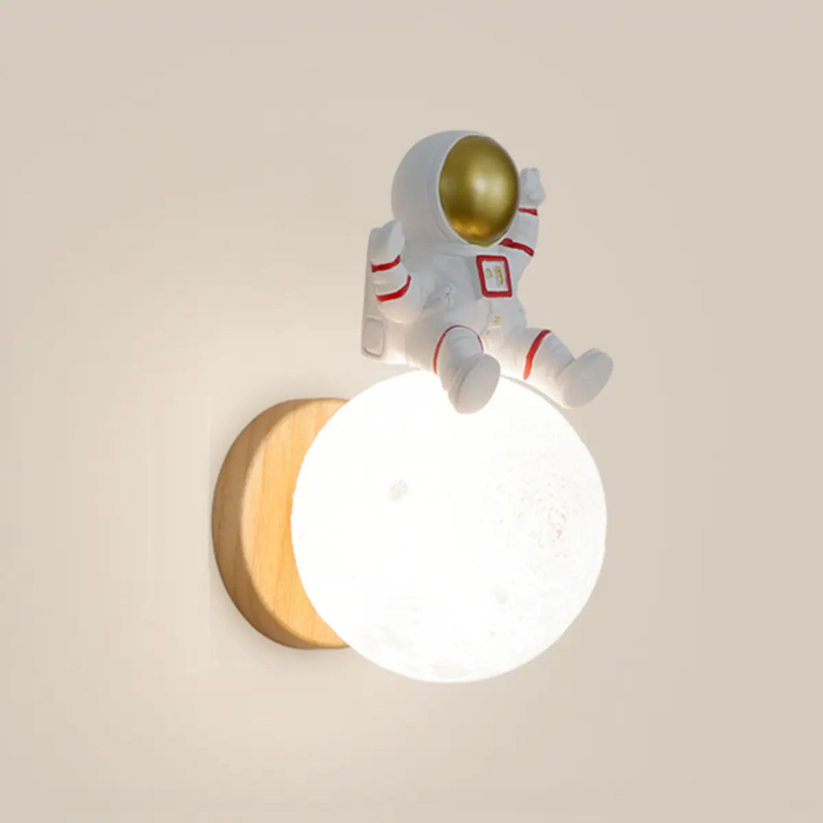 Kids' Room Cute Bear-Themed Wood Globe Wall Sconce Image - 13