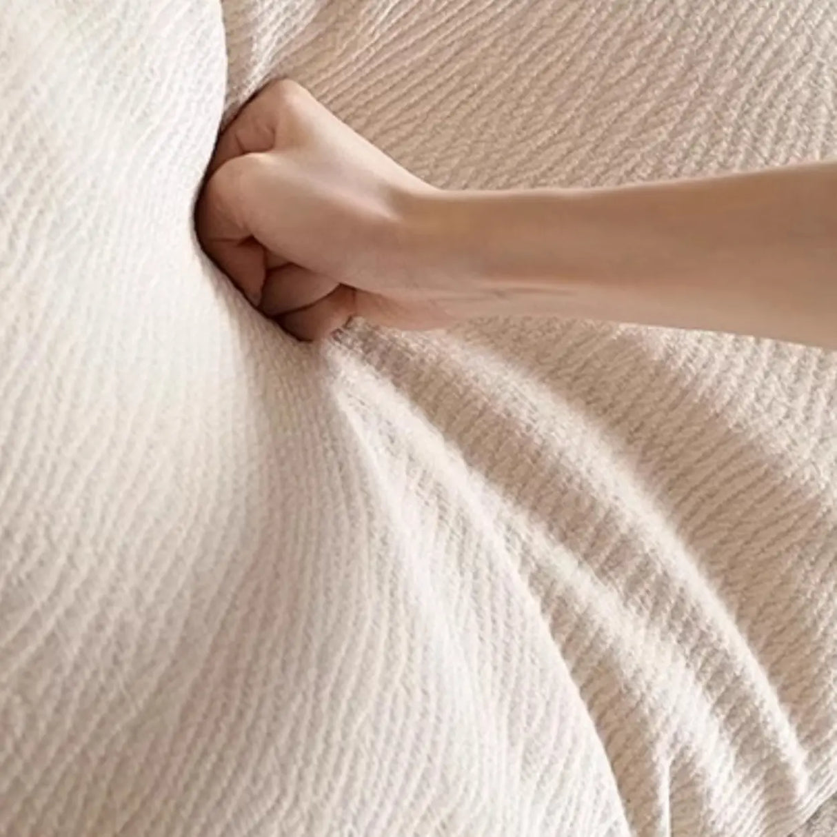 L-Shape Cream Medium Tufted Cozy Corner Sectional Sofa Image - 7