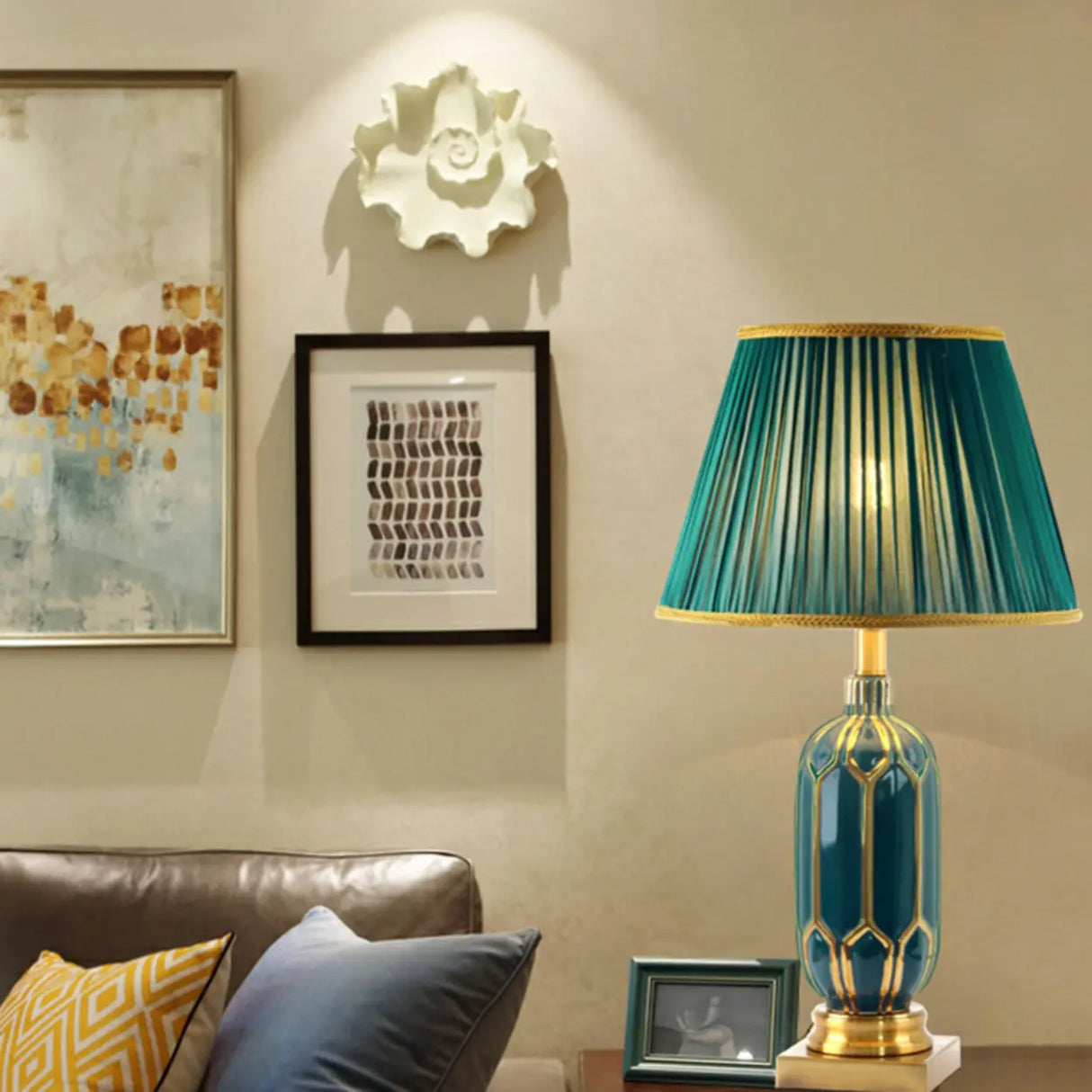 Luxe Green Vase Table Lamp with Push Button Switch Image - 11