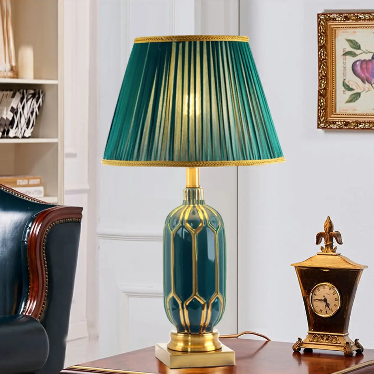 Luxe Green Vase Table Lamp with Push Button Switch Image - 3
