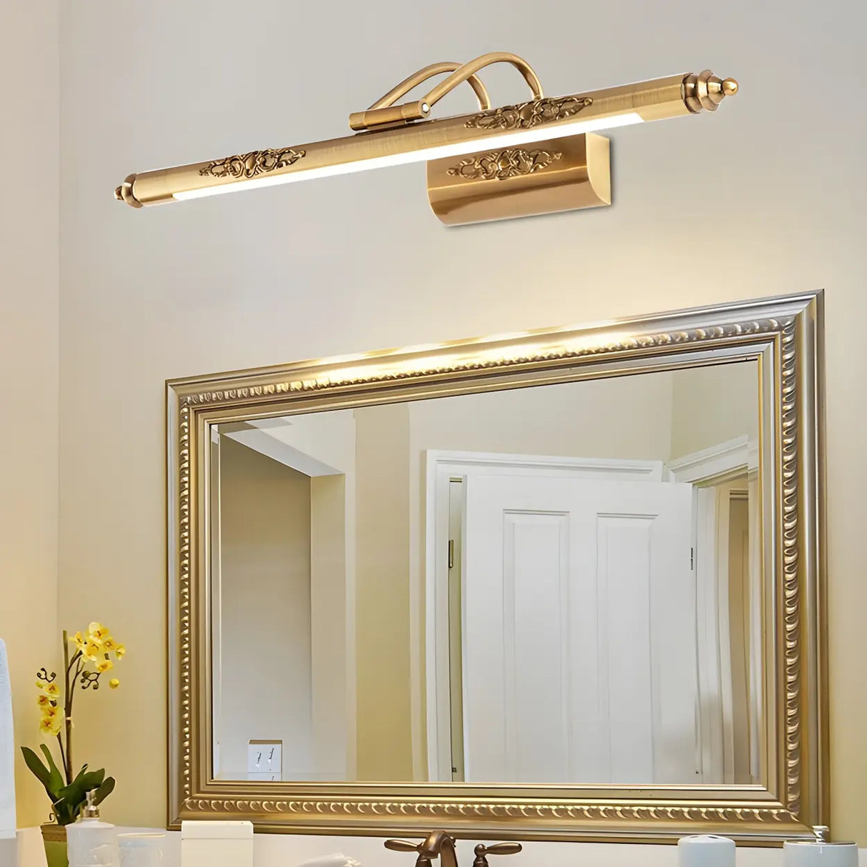 Luxurious Gold Geometric LED Bathroom Vanity Light Image - 1