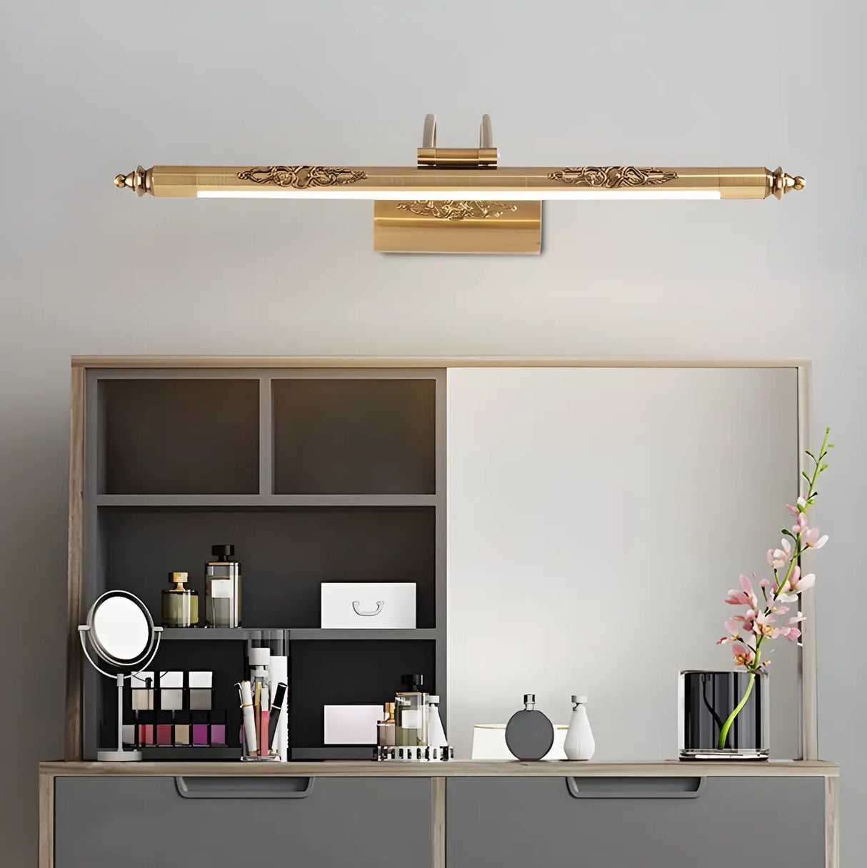 Luxurious Gold Geometric LED Bathroom Vanity Light Image - 3