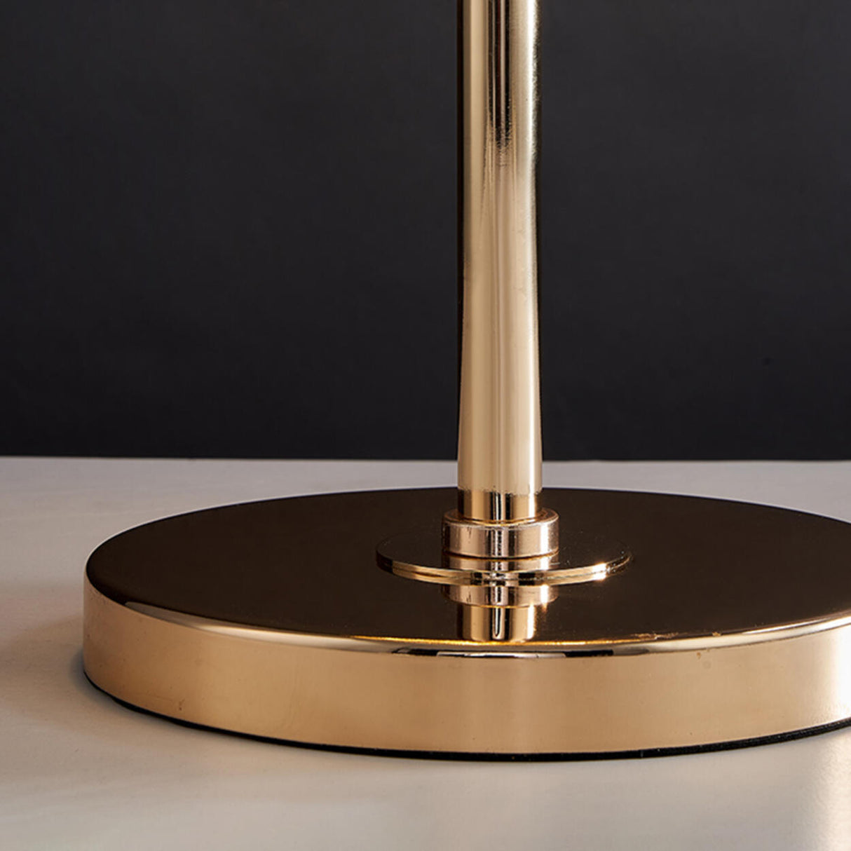 Luxury Art Crystal Cup-Shaped Metal Base Table Lamp Image - 9