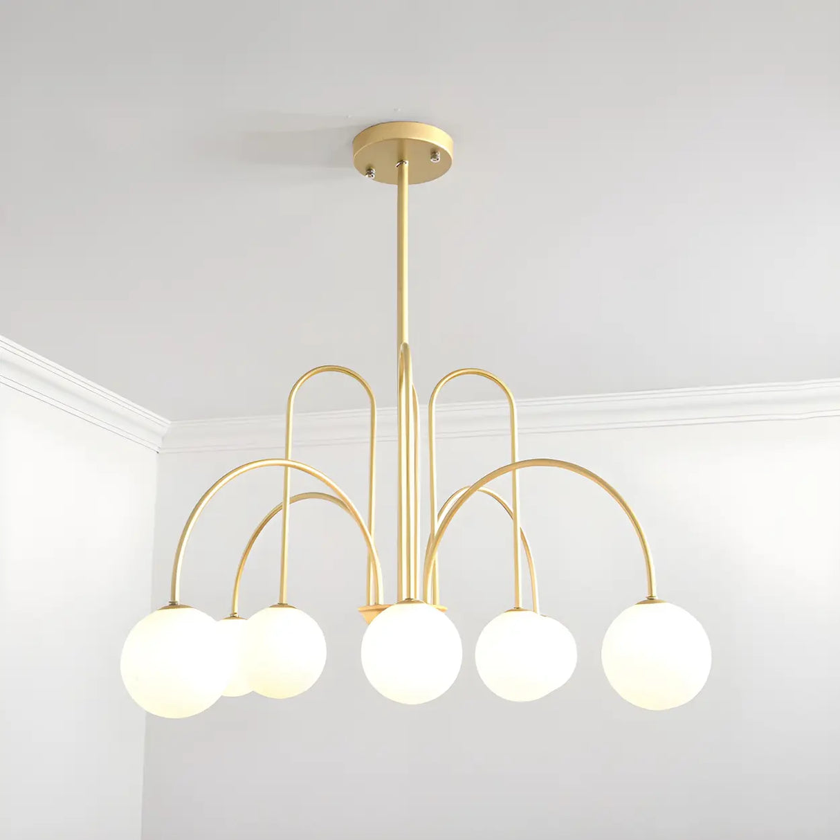 Mid-Century Modern Brass Globe Living Room Chandelier Image - 14
