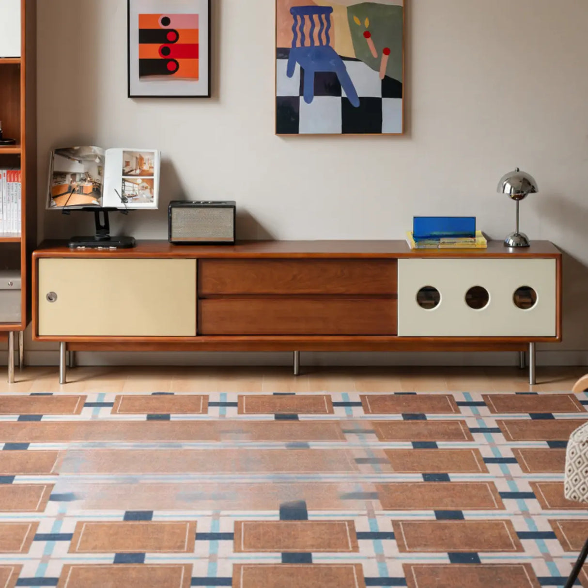 Mid-Century Modern Wood TV Stand with Drawers Storage Image - 3