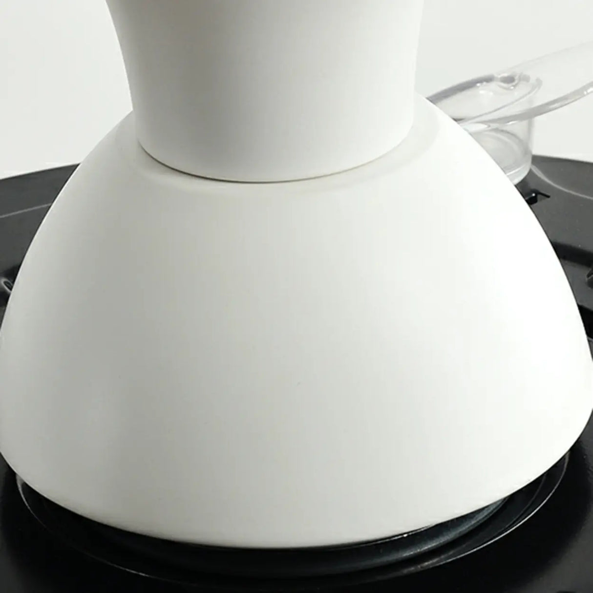 Minimalist 3 Blade Round Flush Mount Ceiling Fan Light Image - 15