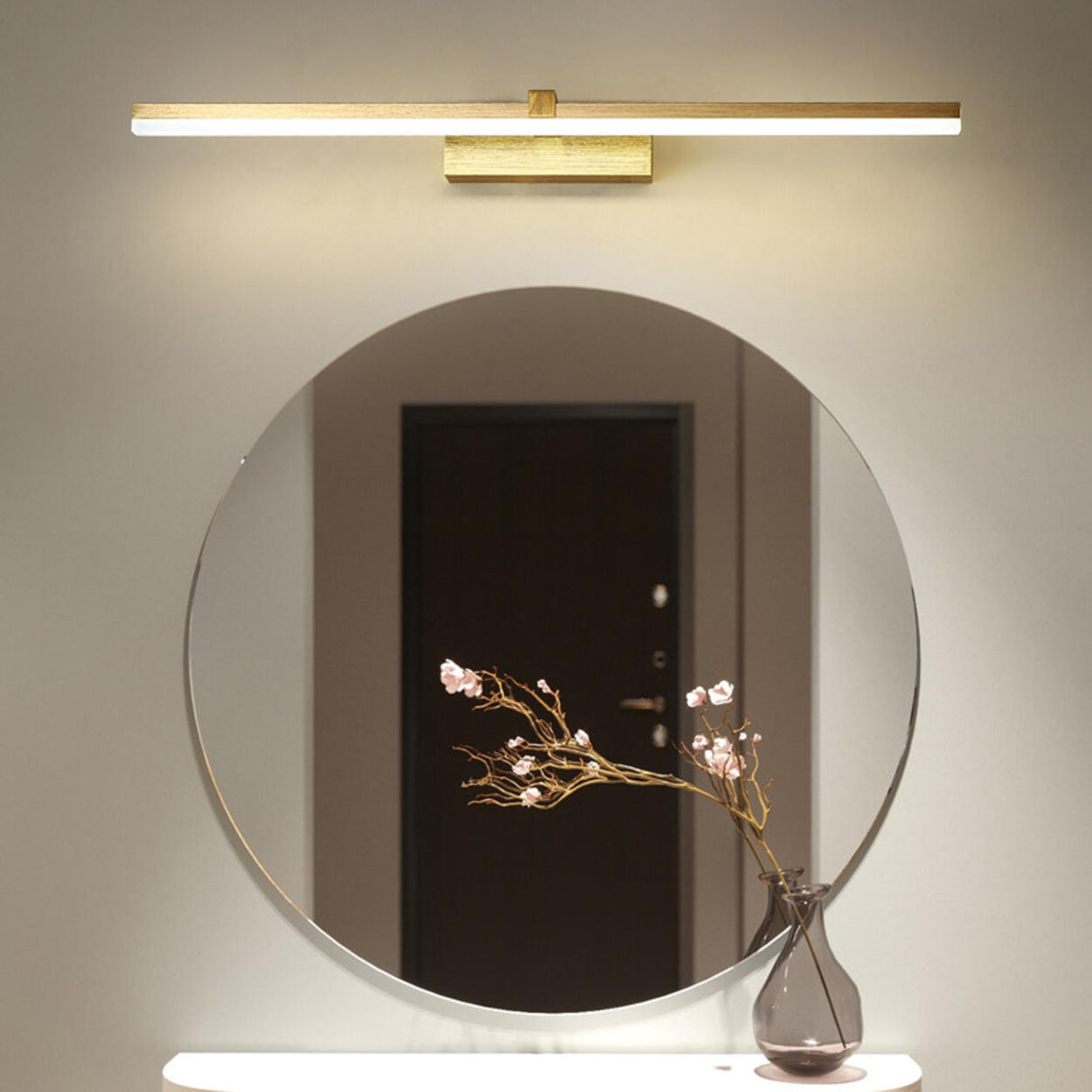 Minimalist Gold Aluminum Linear LED Vanity Light Image - 2