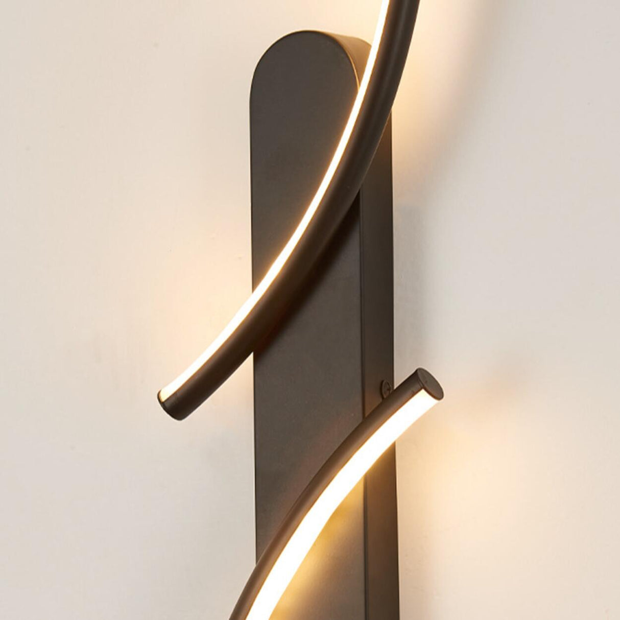 Modern Artistic Curved LED Bedroom Wall Sconce Image - 15