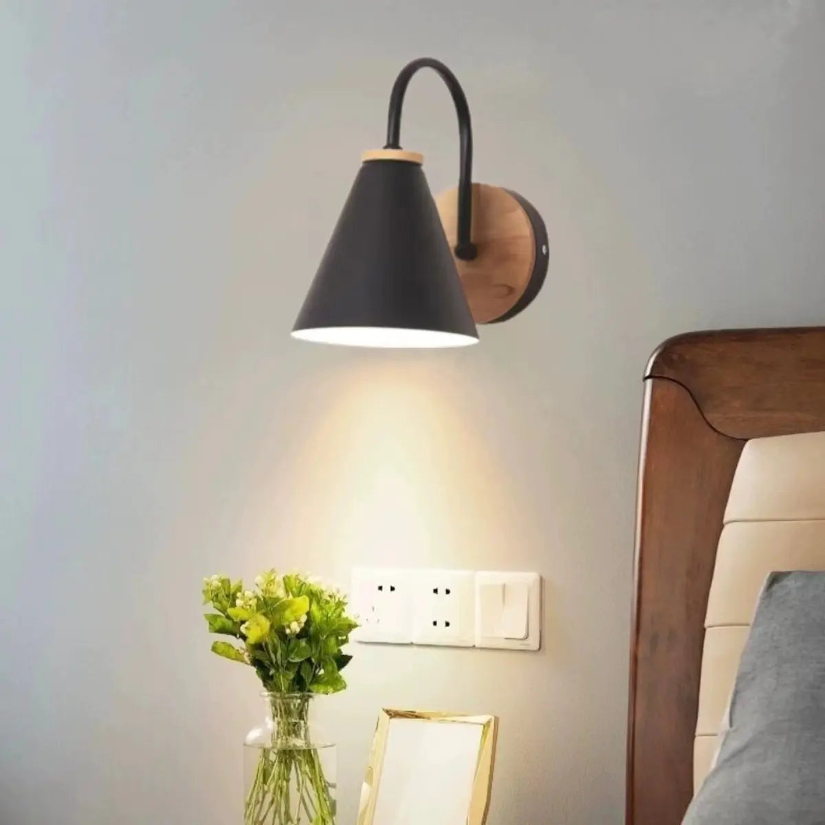 Modern Cone Iron Shade Downlight Small Wall Light Black Image - 1