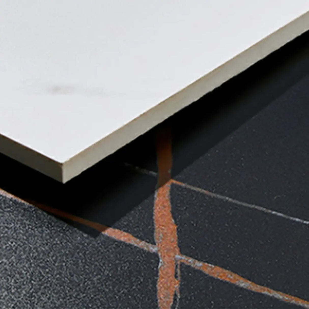 Modern Elegant Round Marble Dining Table White Extendable Image - 5