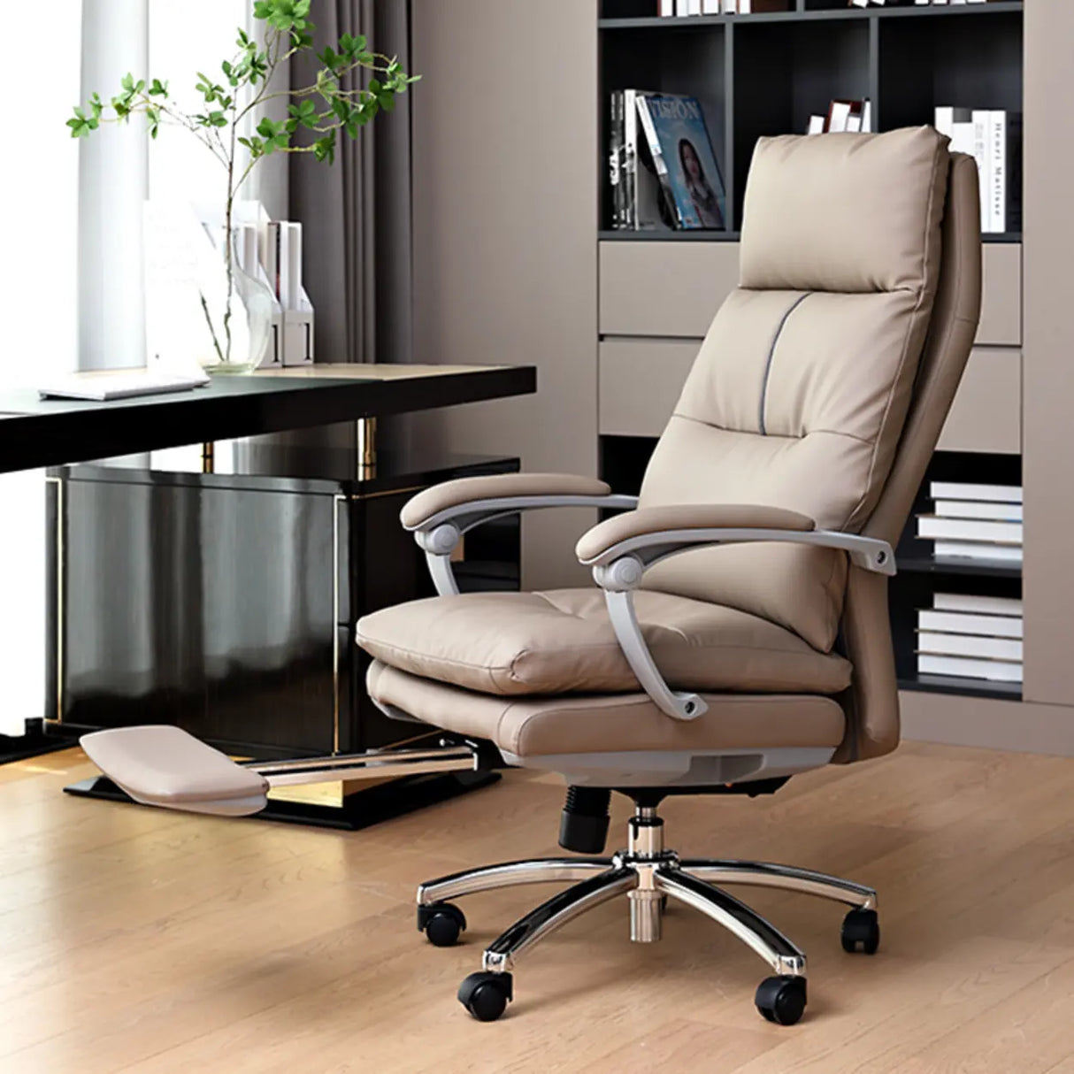 Modern Executive Leather Adjustable Boss Office Chair Image - 1