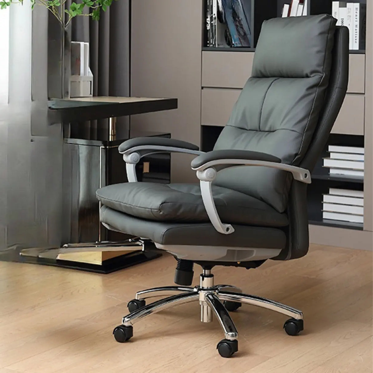 Modern Executive Leather Adjustable Boss Office Chair Image - 3