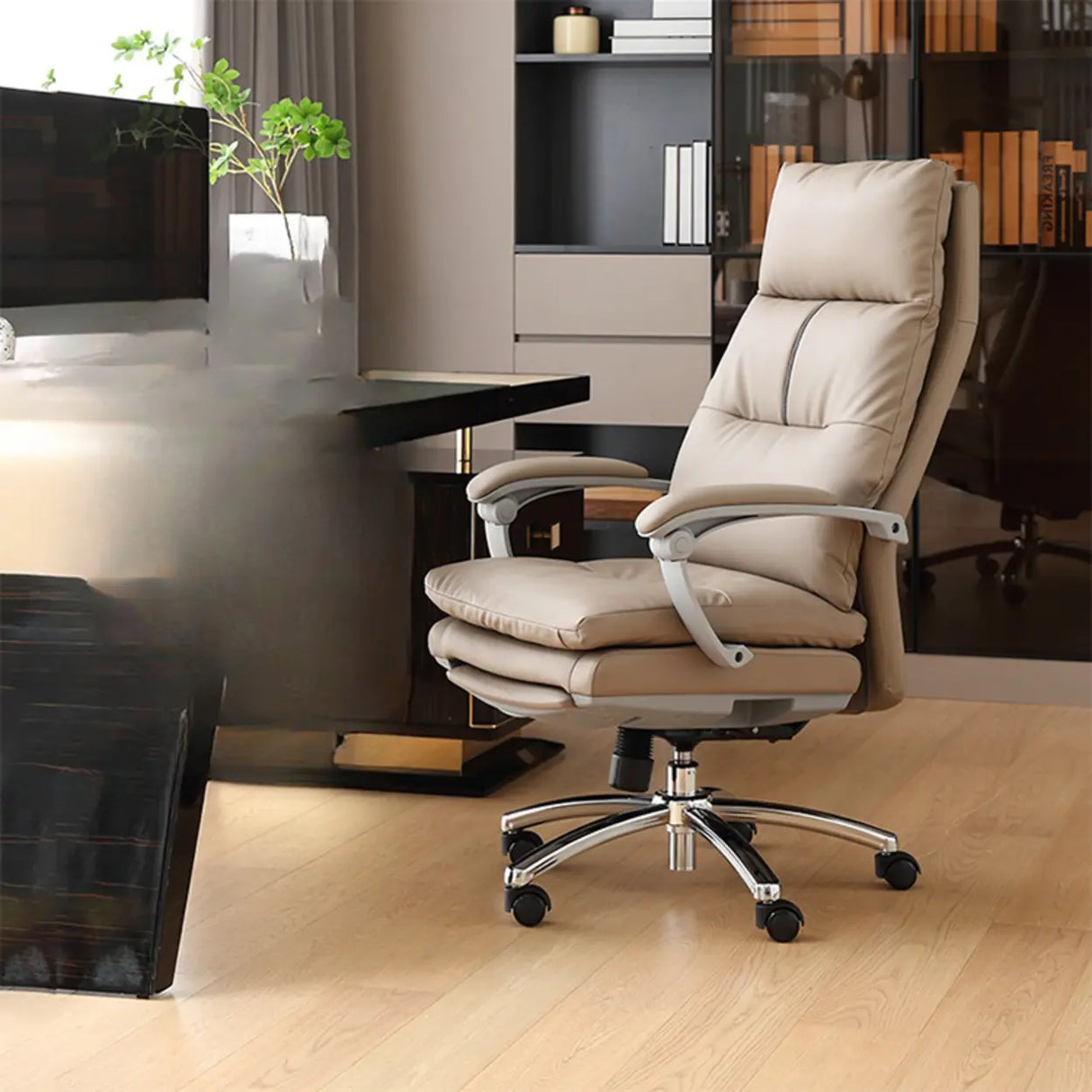 Modern Executive Leather Adjustable Boss Office Chair Image - 4