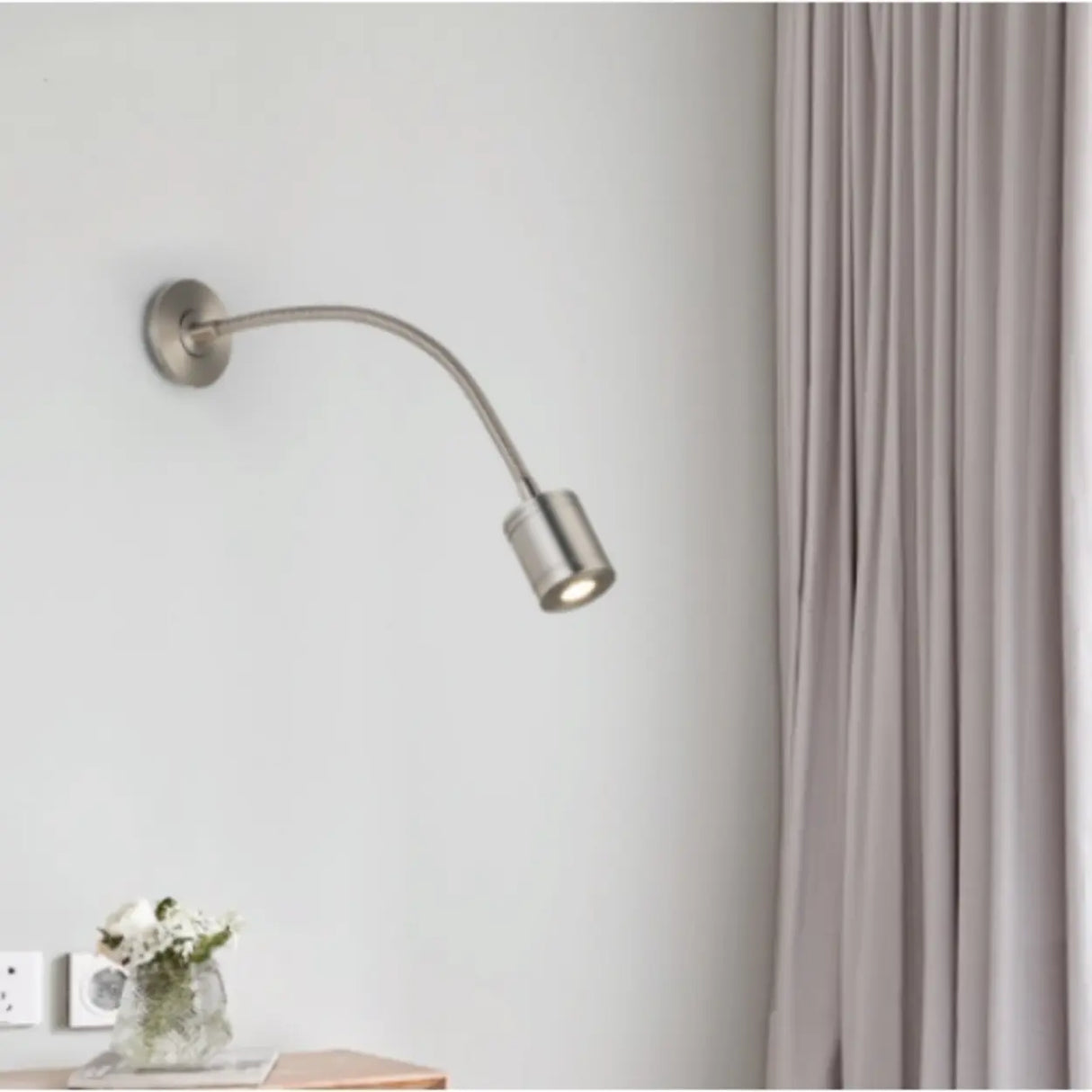 Modern Flexible Gooseneck Gold LED Metal Wall Sconce Image - 10