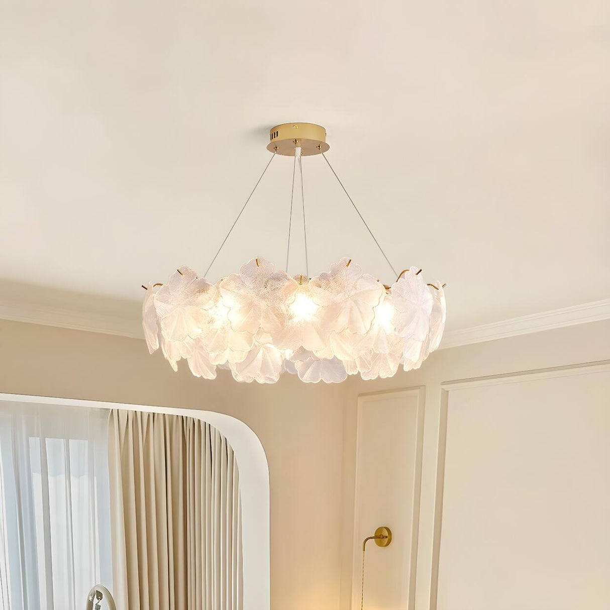 Modern Gold Floral Clear Glass Round Chandelier Image - 4