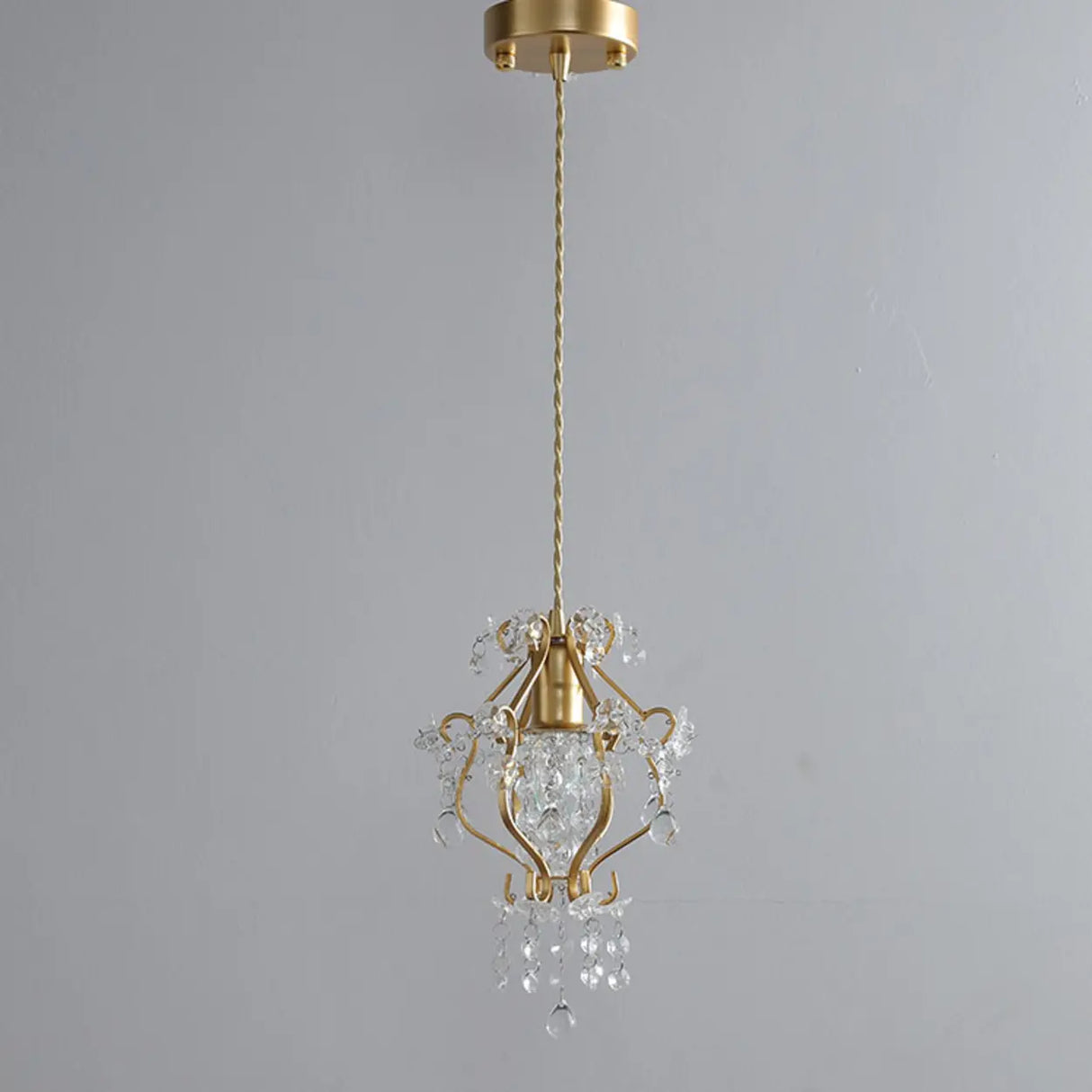 Modern Golden Elegance Crystal Geometric Pendant Light Image - 3