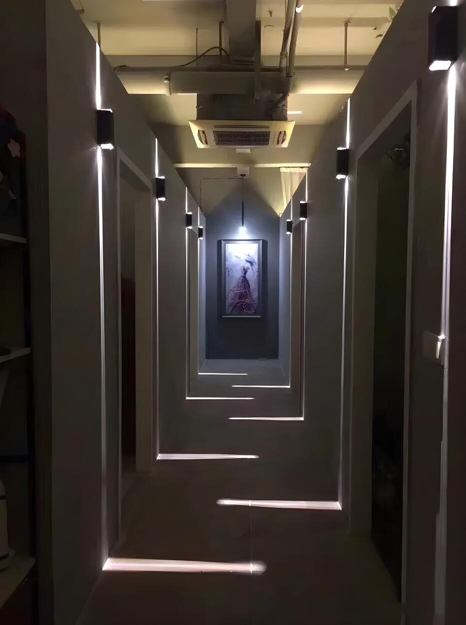 Modern Outdoor Waterproof Rectangle Up Down Wall Light Image - 17