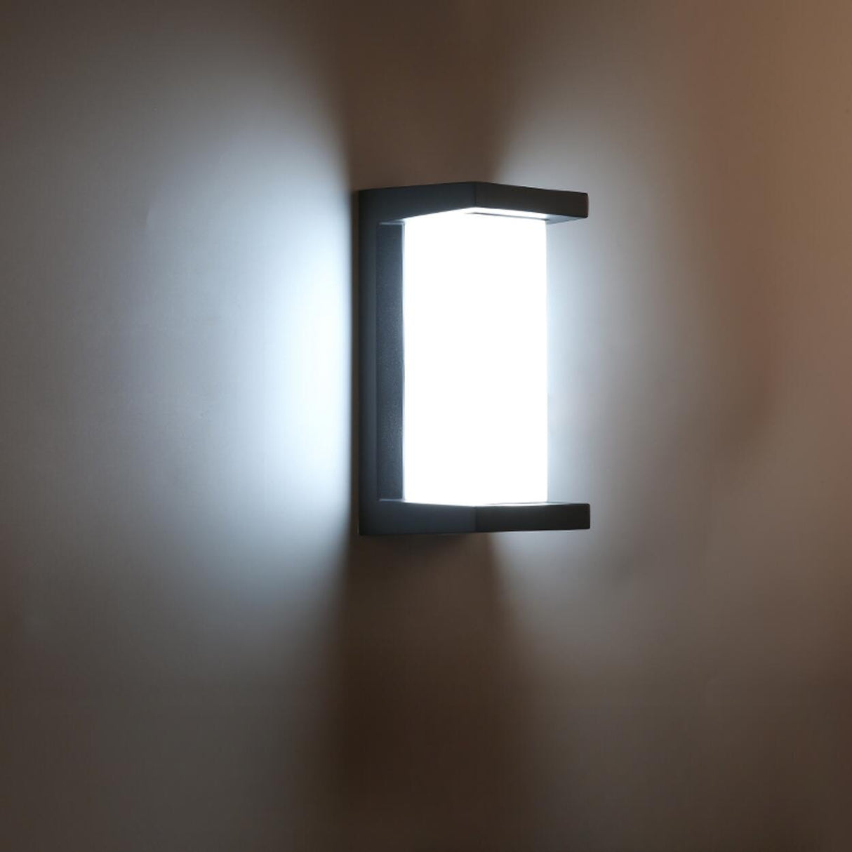 Modern Rectangular LED Outdoor Wall Light Image - 5