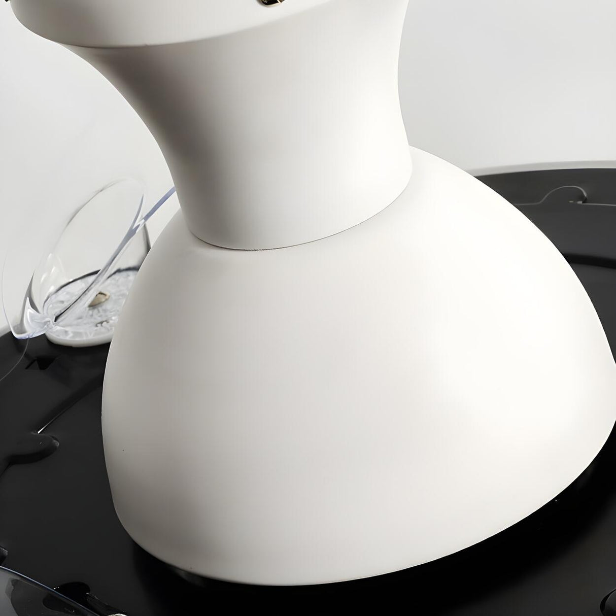 Modern Round 3 Retractable Blade Ceiling Fan with Light Image - 8