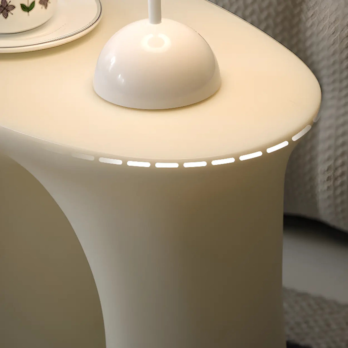 Modern Sculptural Acrylic White Free Form Pedestal Side Table Image - 7