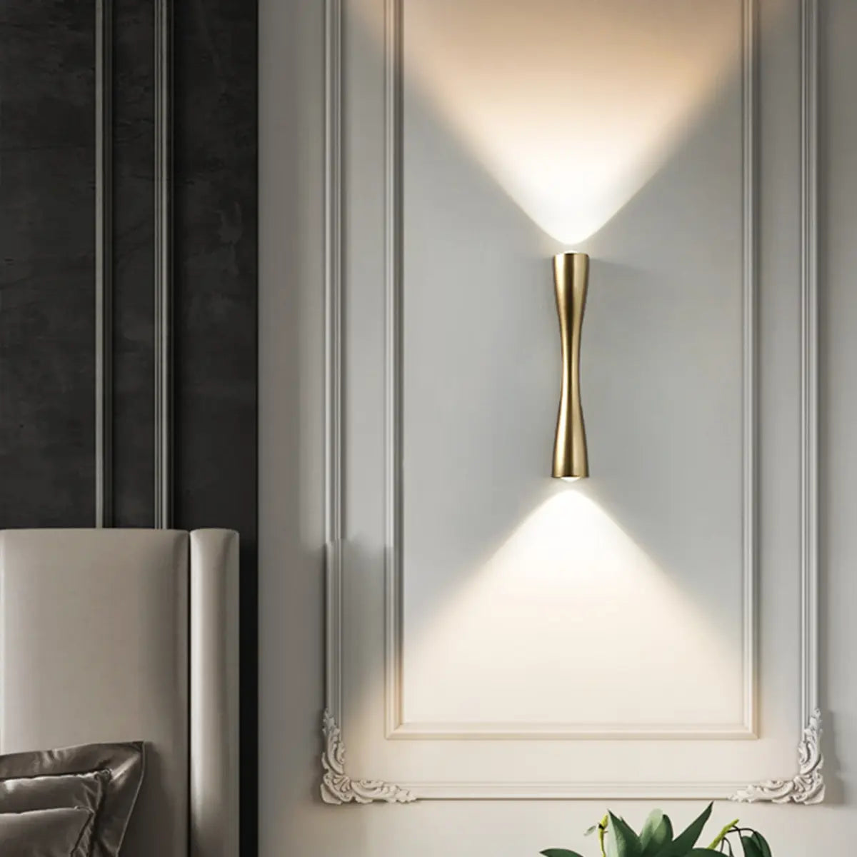 Minimalist Geometric Metal Up Down Wall Sconce Image - 1