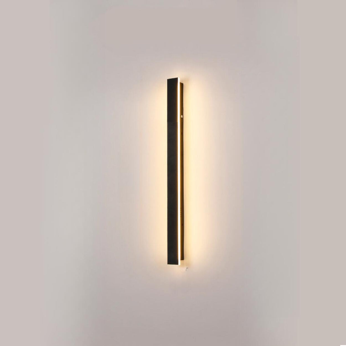 Modern Slim Vertical Outdoor LED Wall Light Image - 9