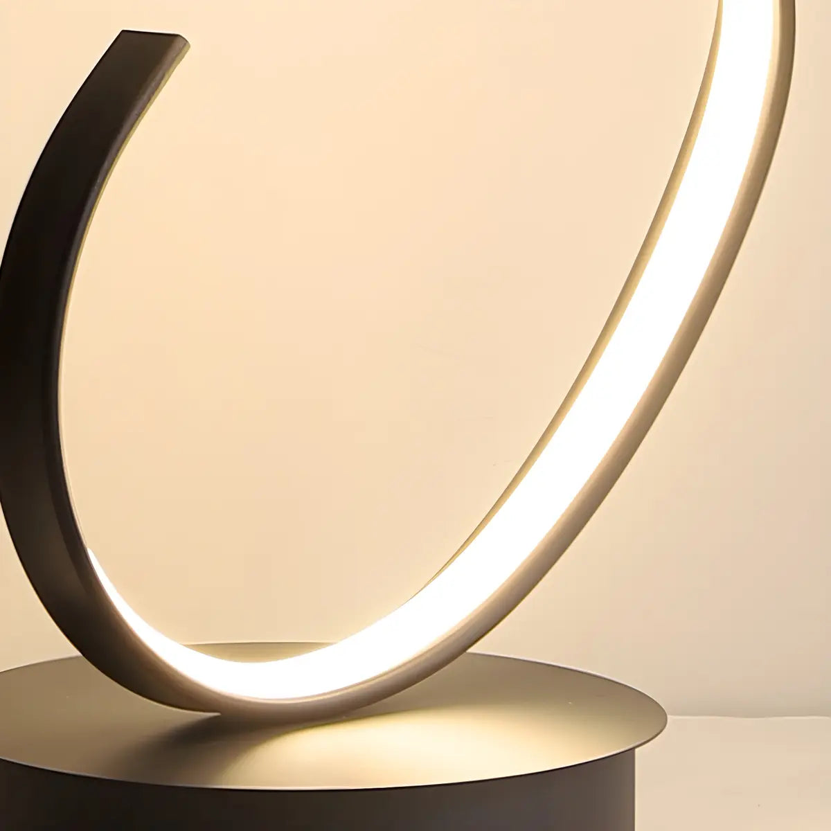 Contemporary Black Curved LED Metal Floor Lamp Image - 11