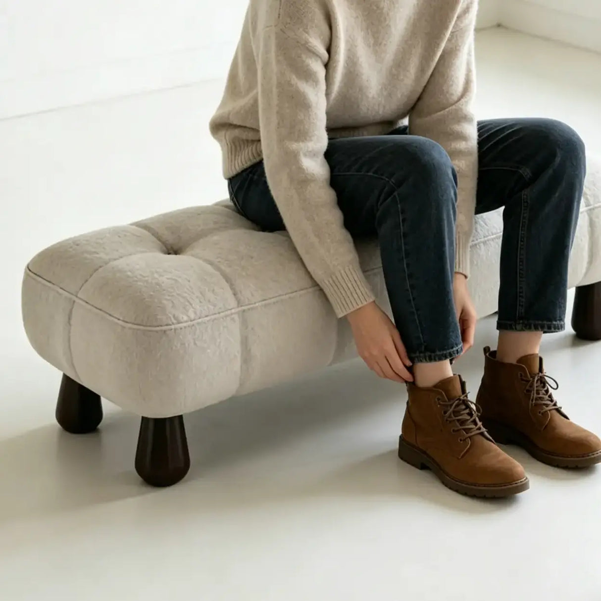 Modern Tufted Chenille Upholstered Bedroom Entryway Bench Image - 9