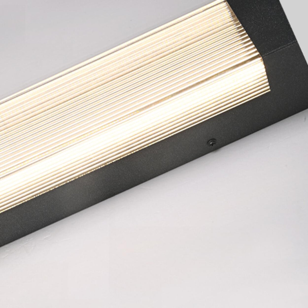 Modern Vertical Outdoor Ribbed Glass Wall Sconce Image - 13