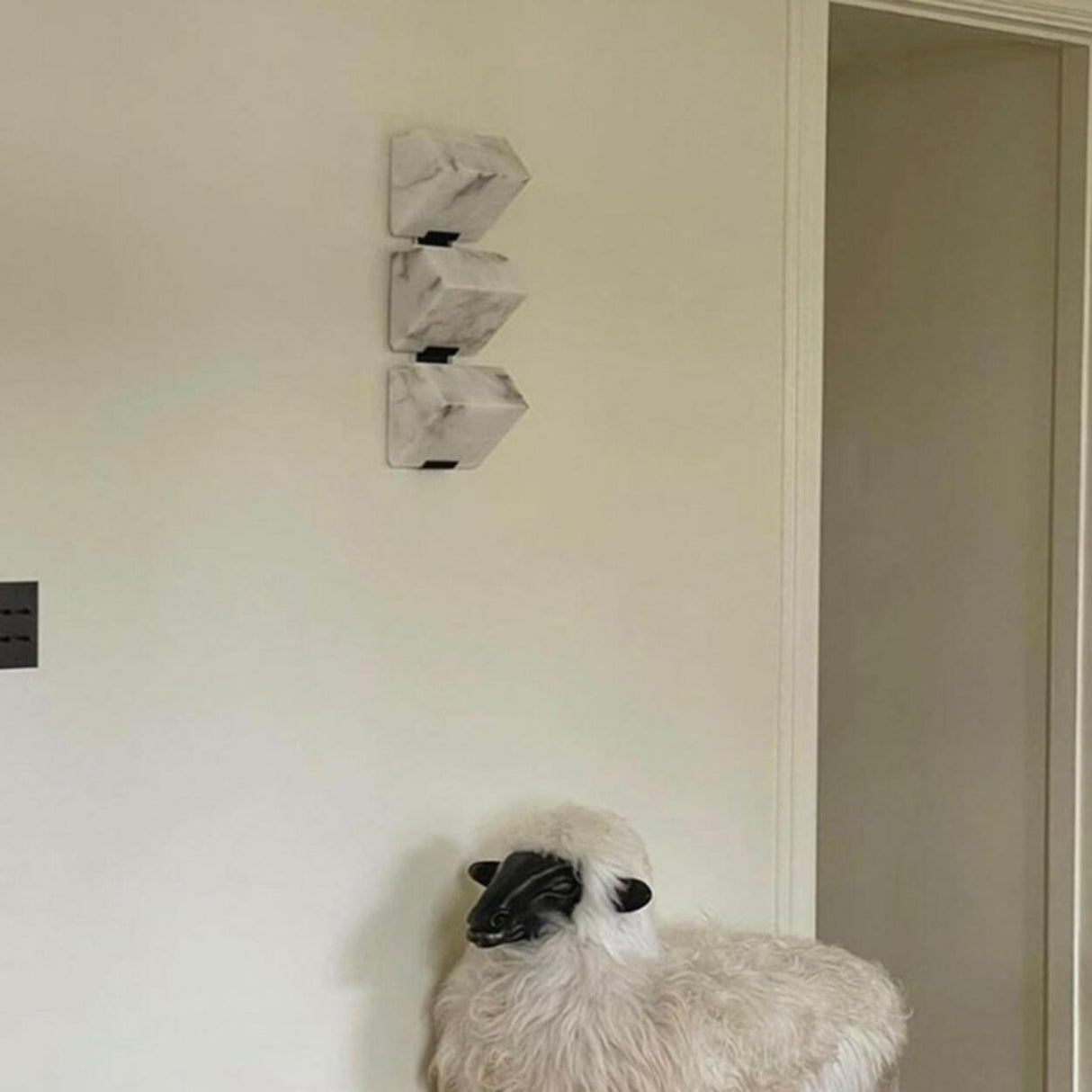 Modern White Geometric Metal Wall Light LED Sconce Image - 2