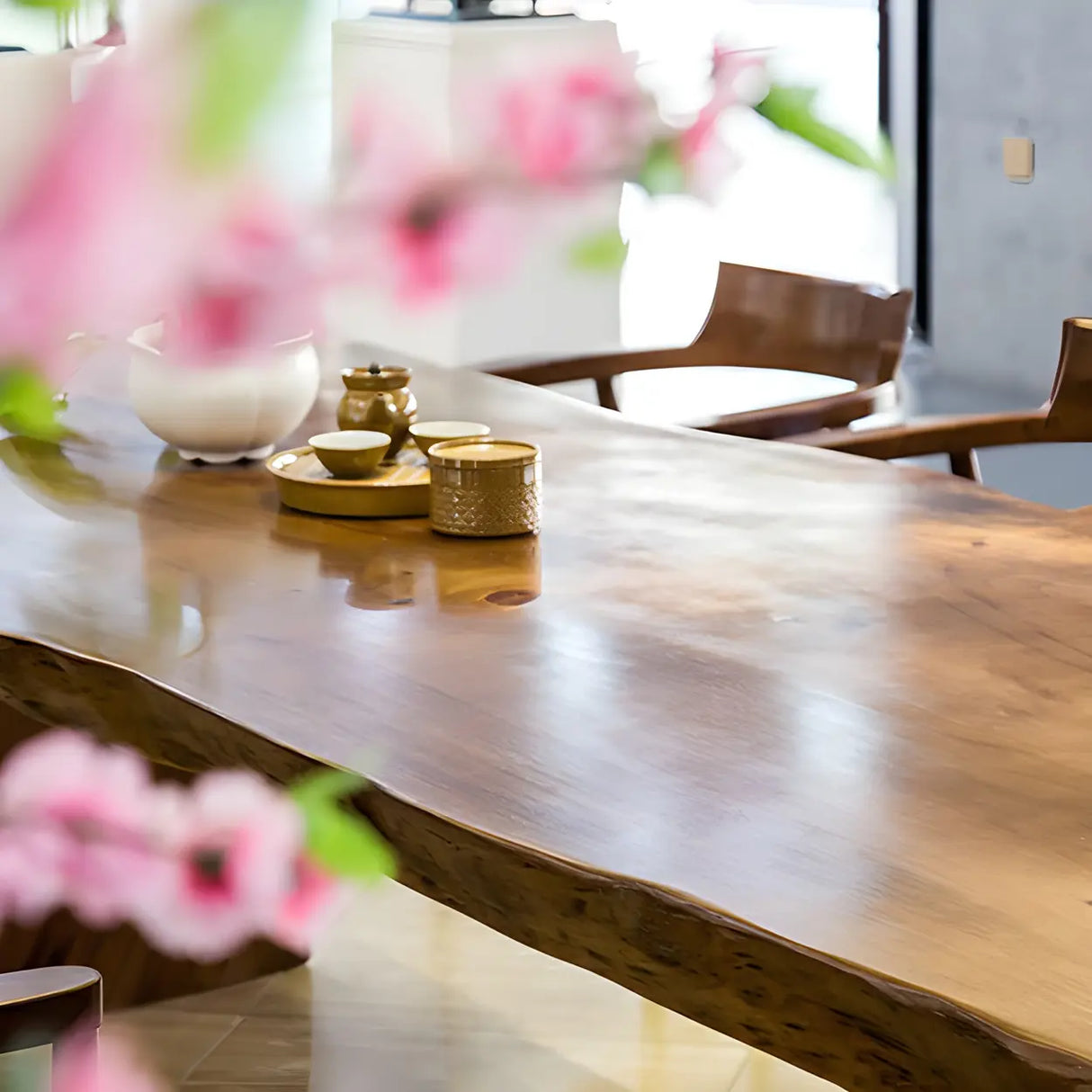 Natural Finish Wood Curved Multi-Person Meeting Desk Image - 8