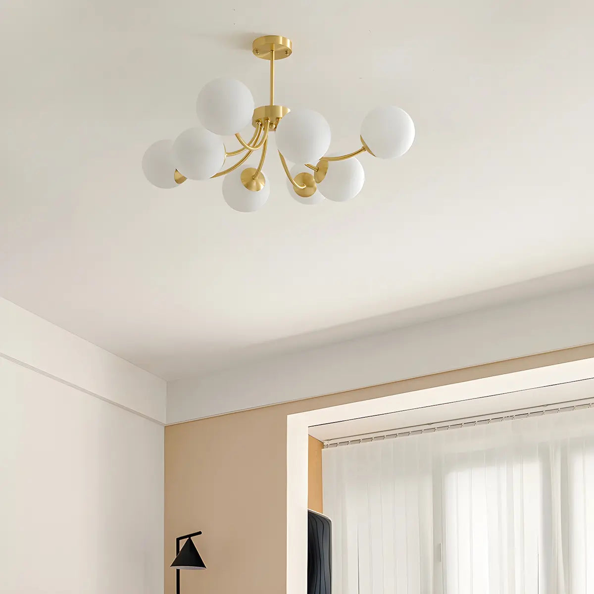 Nordic Arm Globe Living Room Gold 8-Light Chandelier Image - 7