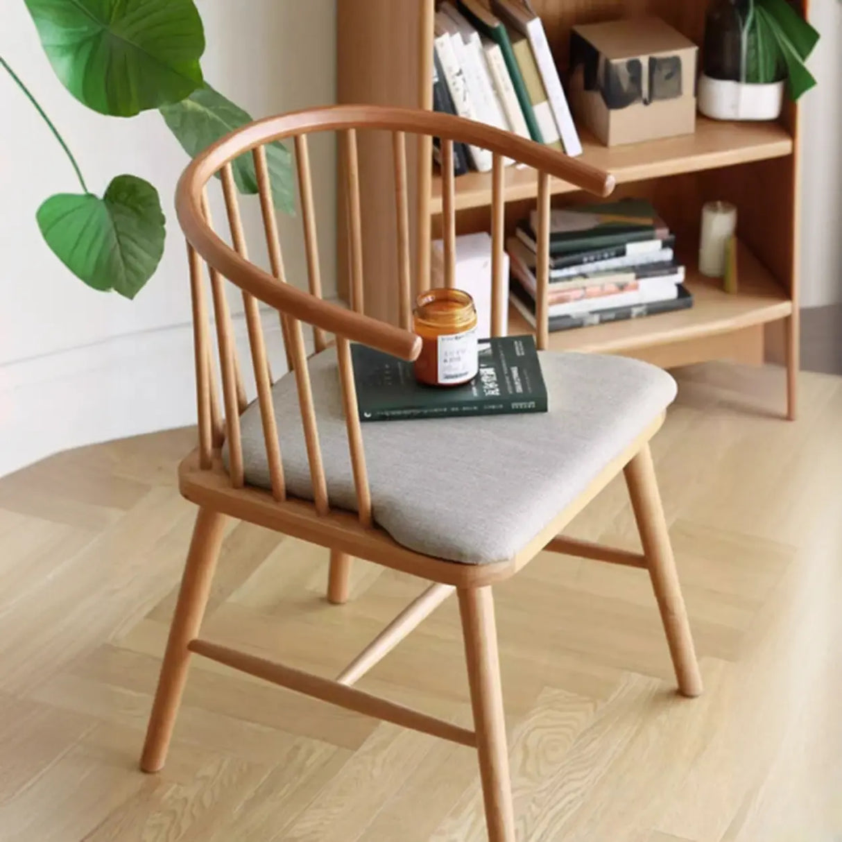 Nordic Curved Natural Wood Windsor Back Dining Chair Image - 1