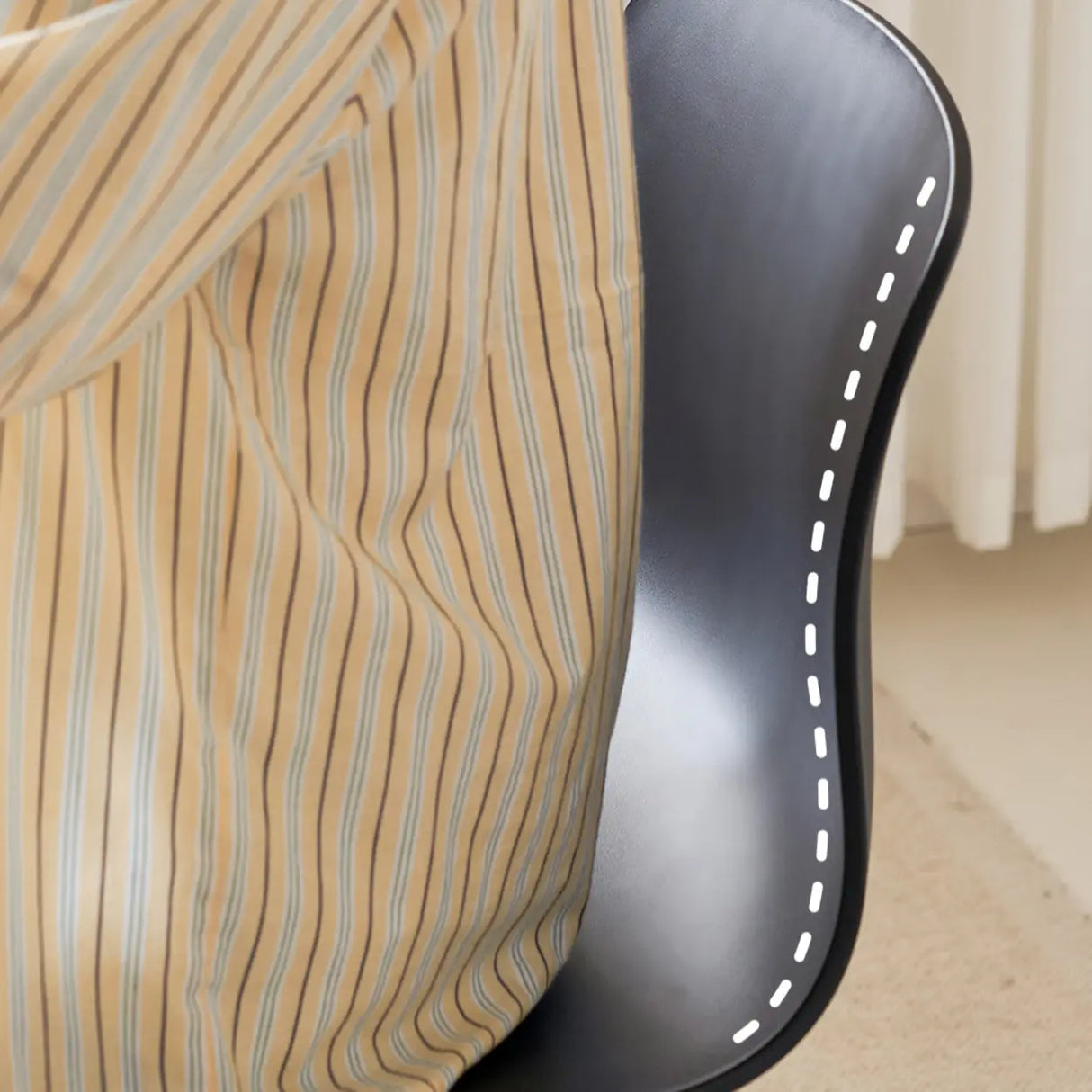 Nordic Simple Acrylic Armless Wooden Leg Dining Chair Image - 8