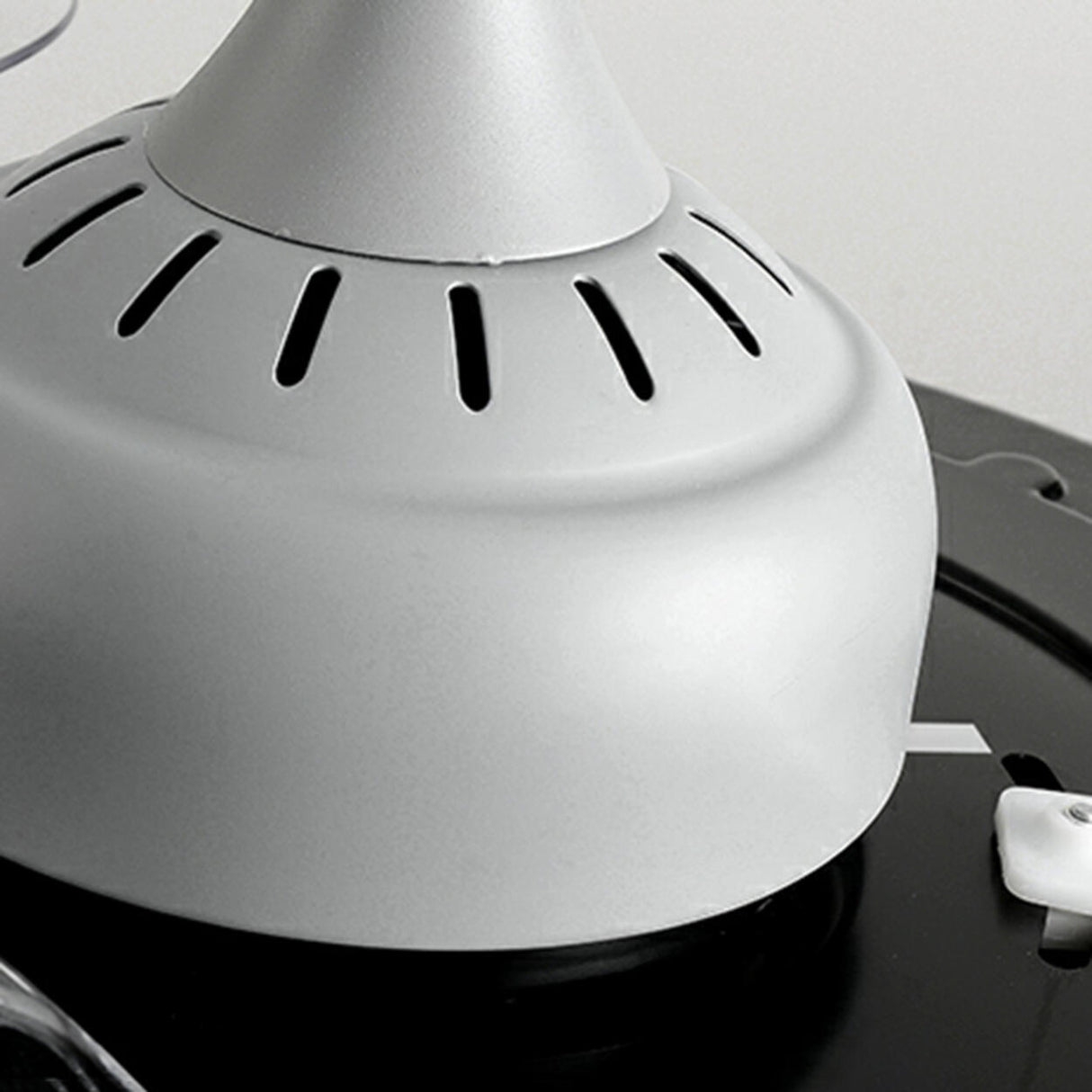 Nordic Style Simple 3 Blade Round Ceiling Fan Light Image - 12