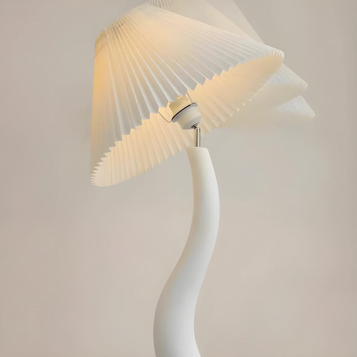Resin Modern White Pleated Curved Tree Floor Lamp Image - 10