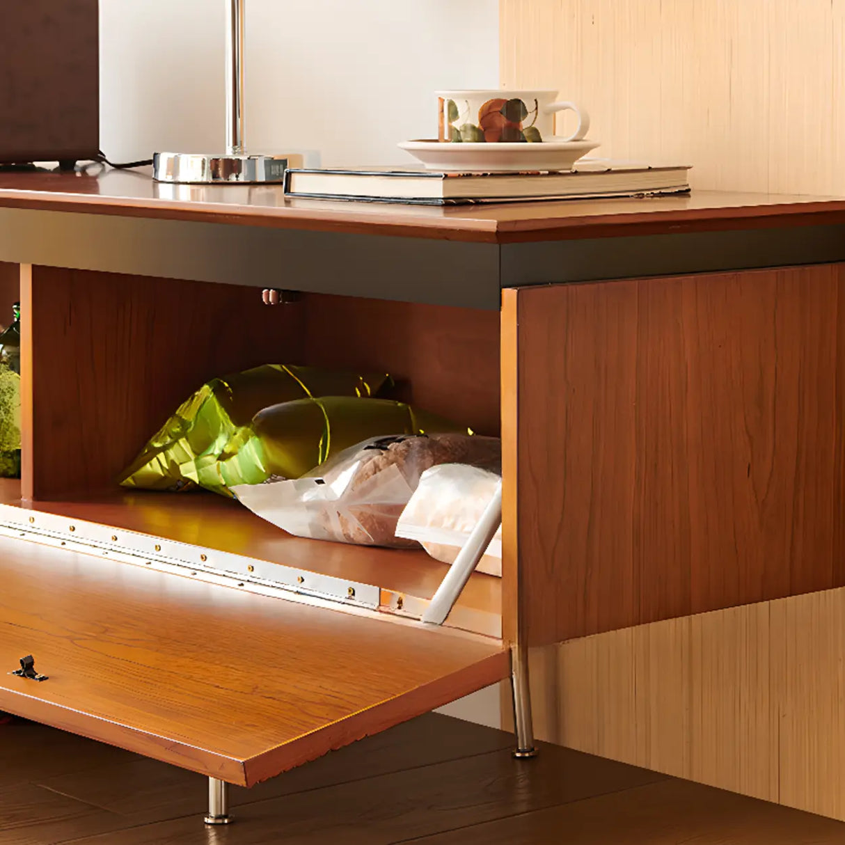 Retro Rectangular Cherry Wood Living Room TV Stand Brown