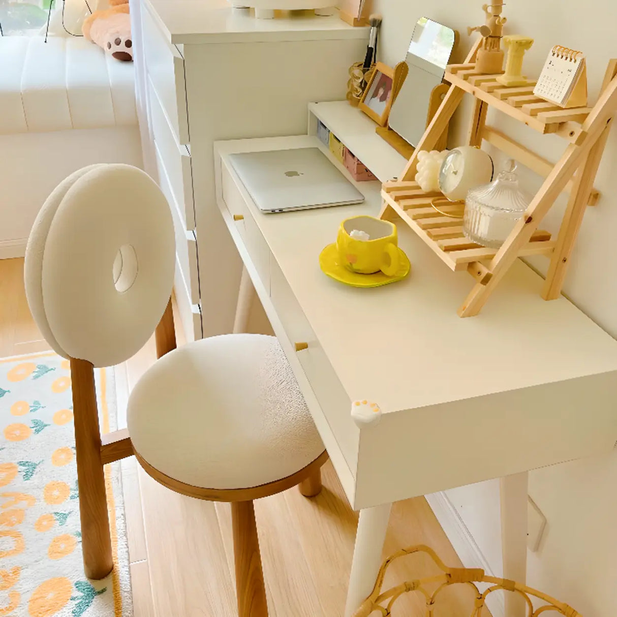 Round Off-White King Louis Back Wood Dining Chairs Image - 6