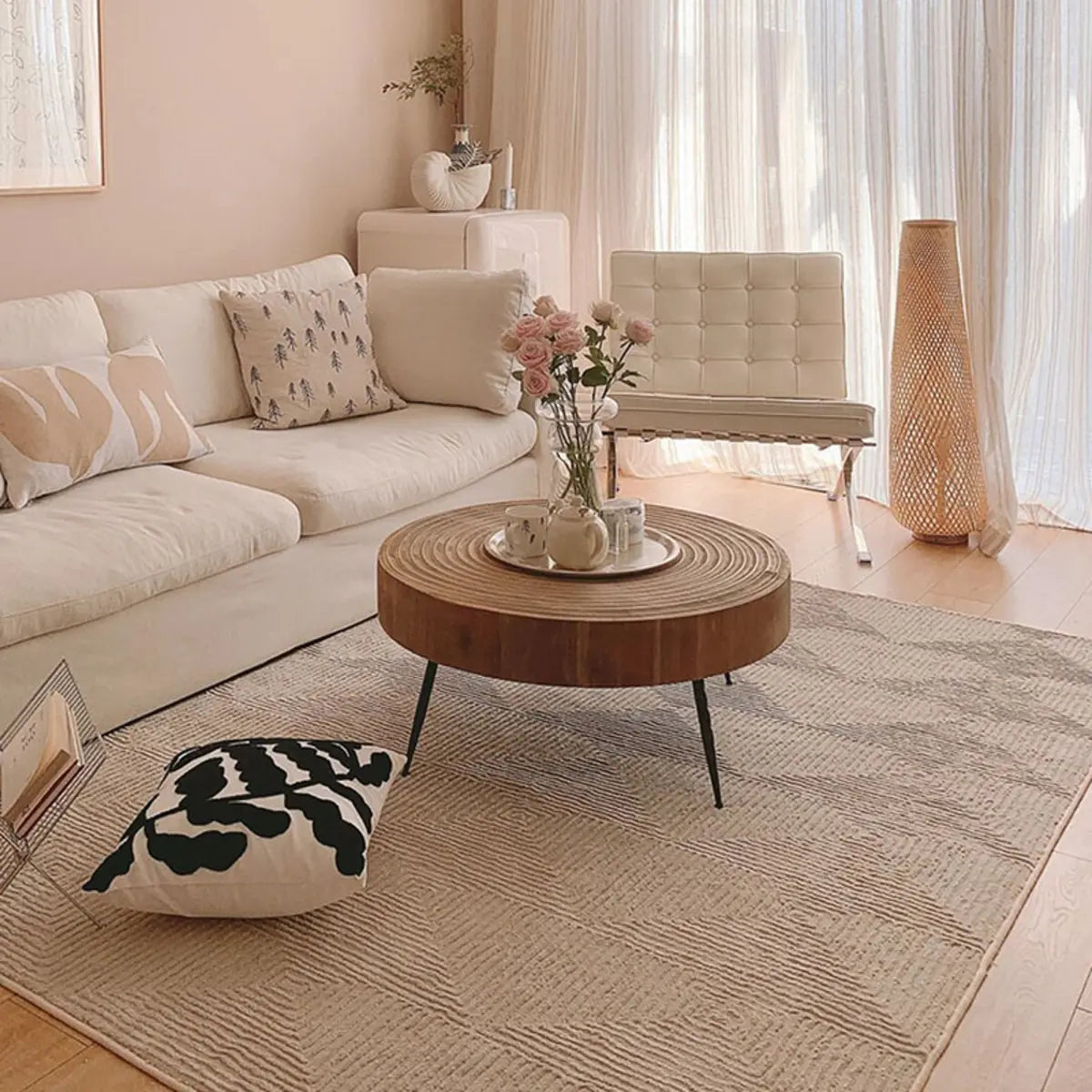 Rustic Pine Distressed Wood Finish Round Coffee Table Image - 4