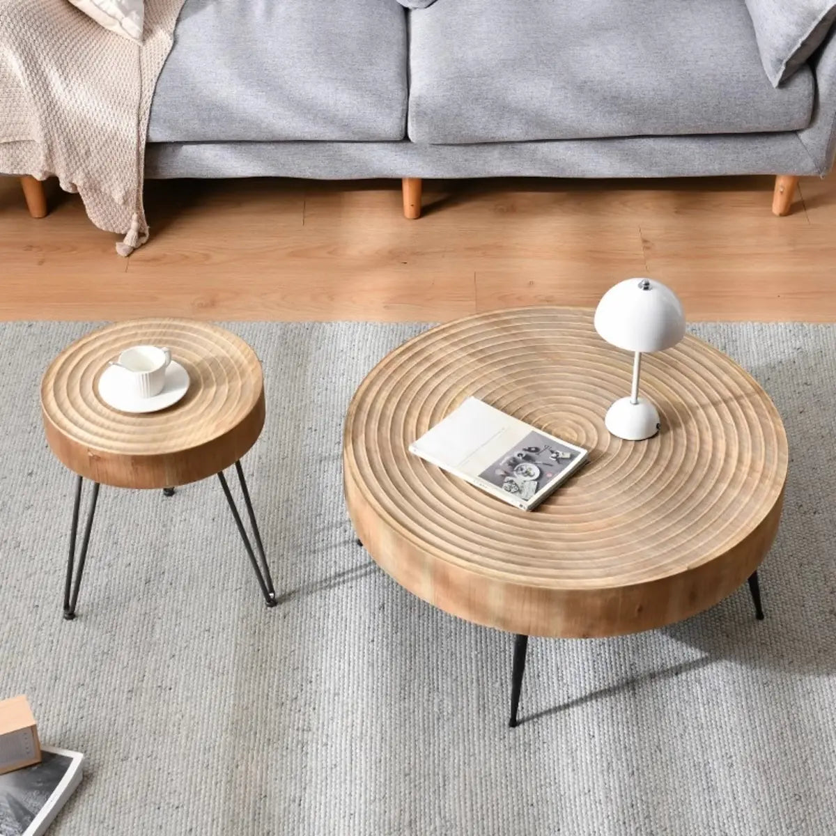 Rustic Pine Distressed Wood Finish Round Coffee Table Image - 5