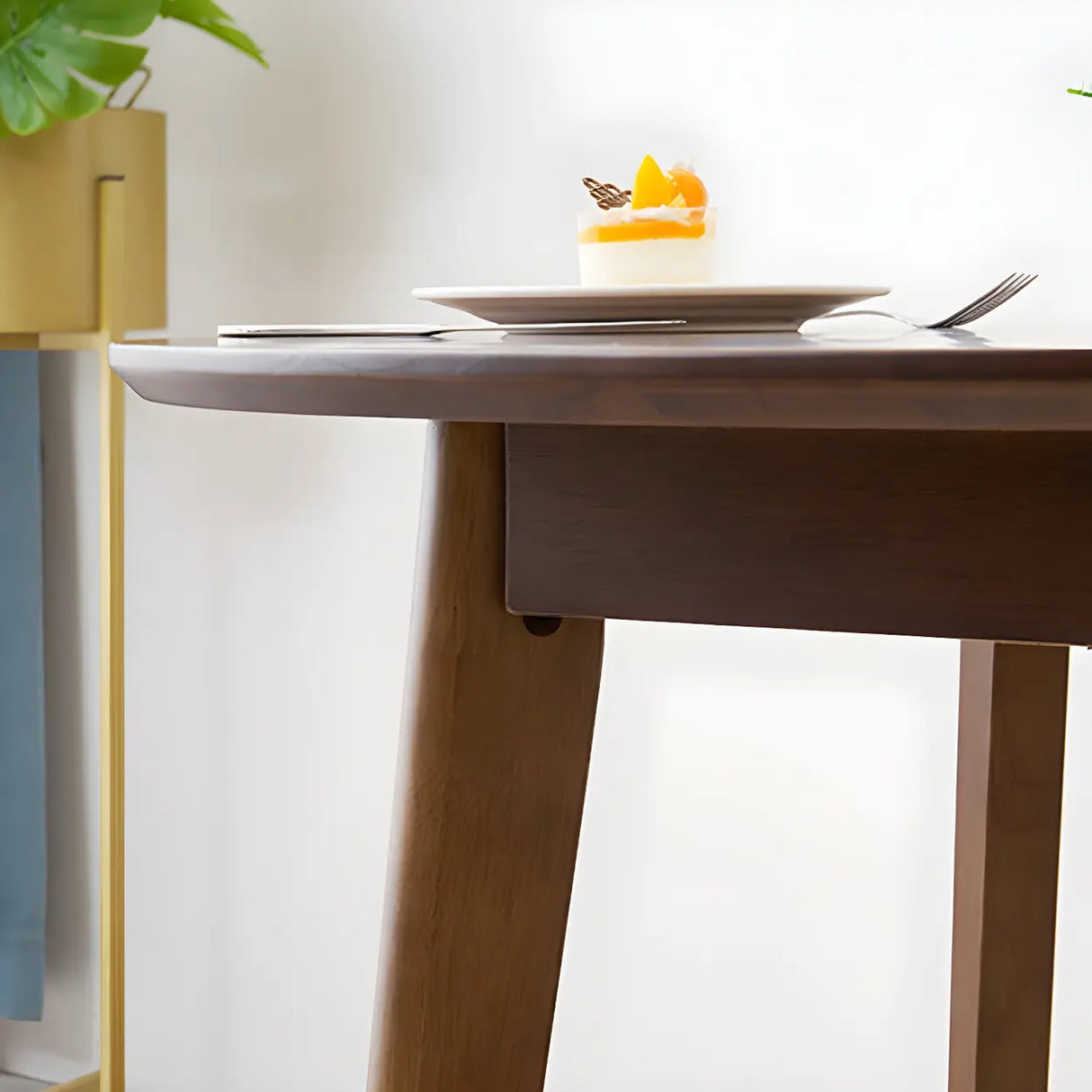 Rustic Round Natural Rubberwood Dining Table Image - 3