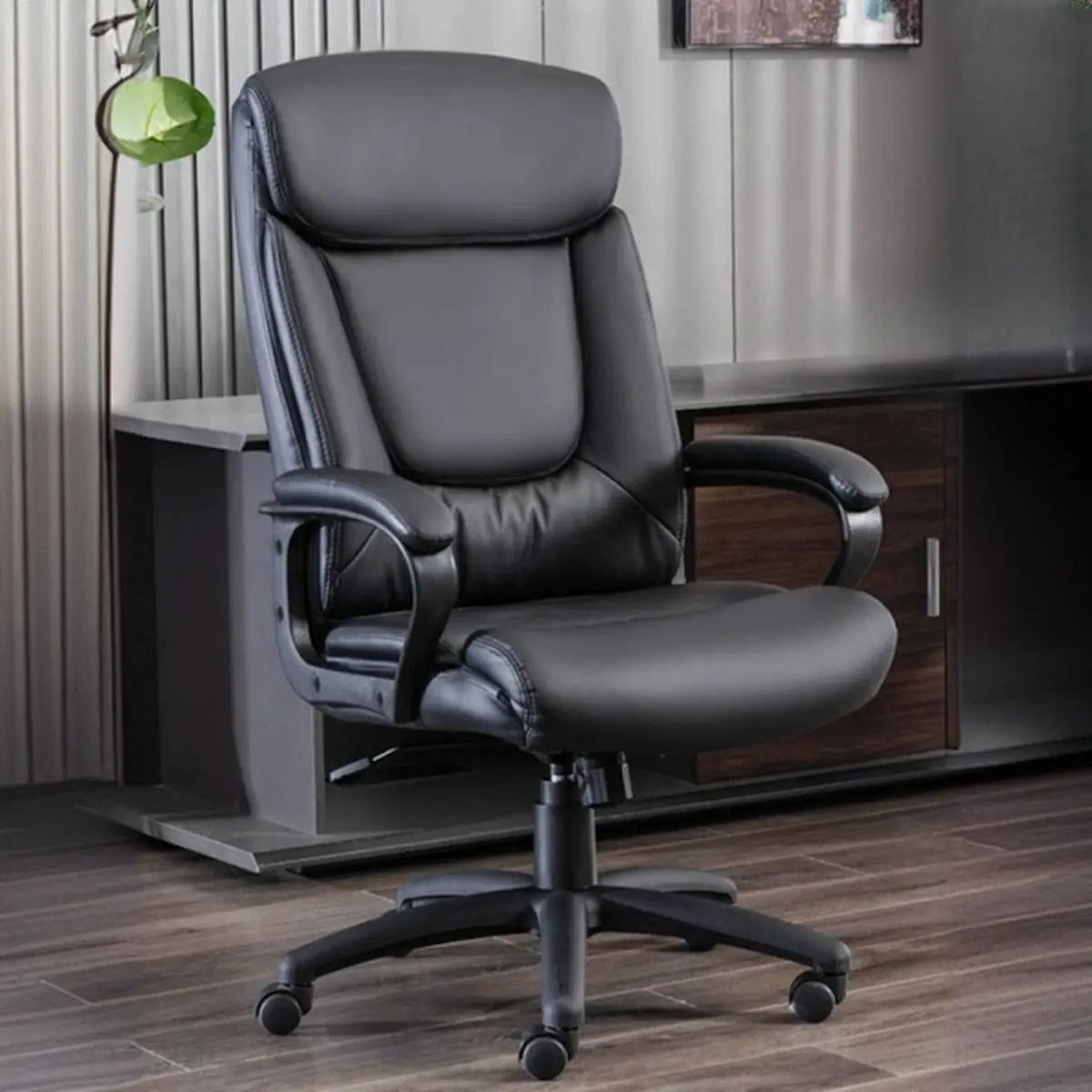 Simple Black Adjustable Ergonomic Leather Office Chair Image - 1