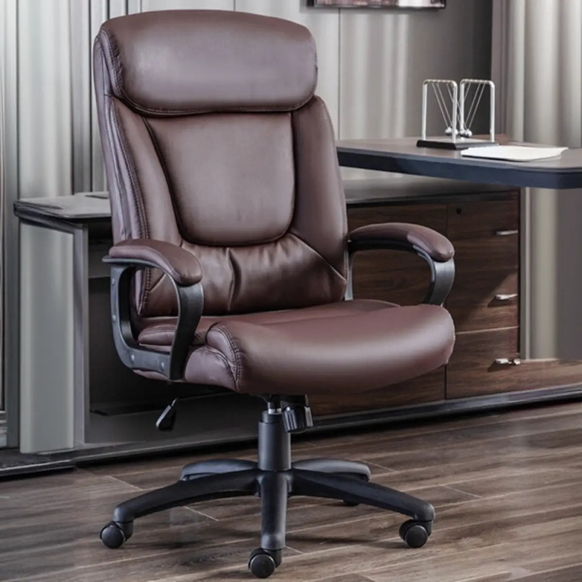 Simple Black Adjustable Ergonomic Leather Office Chair Image - 4