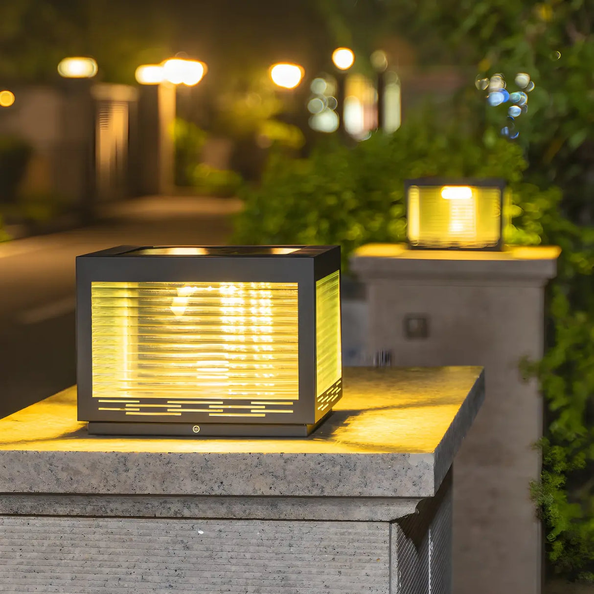 Simple Cube Metal Solar Lantern Outdoor Table Lamp Image - 5