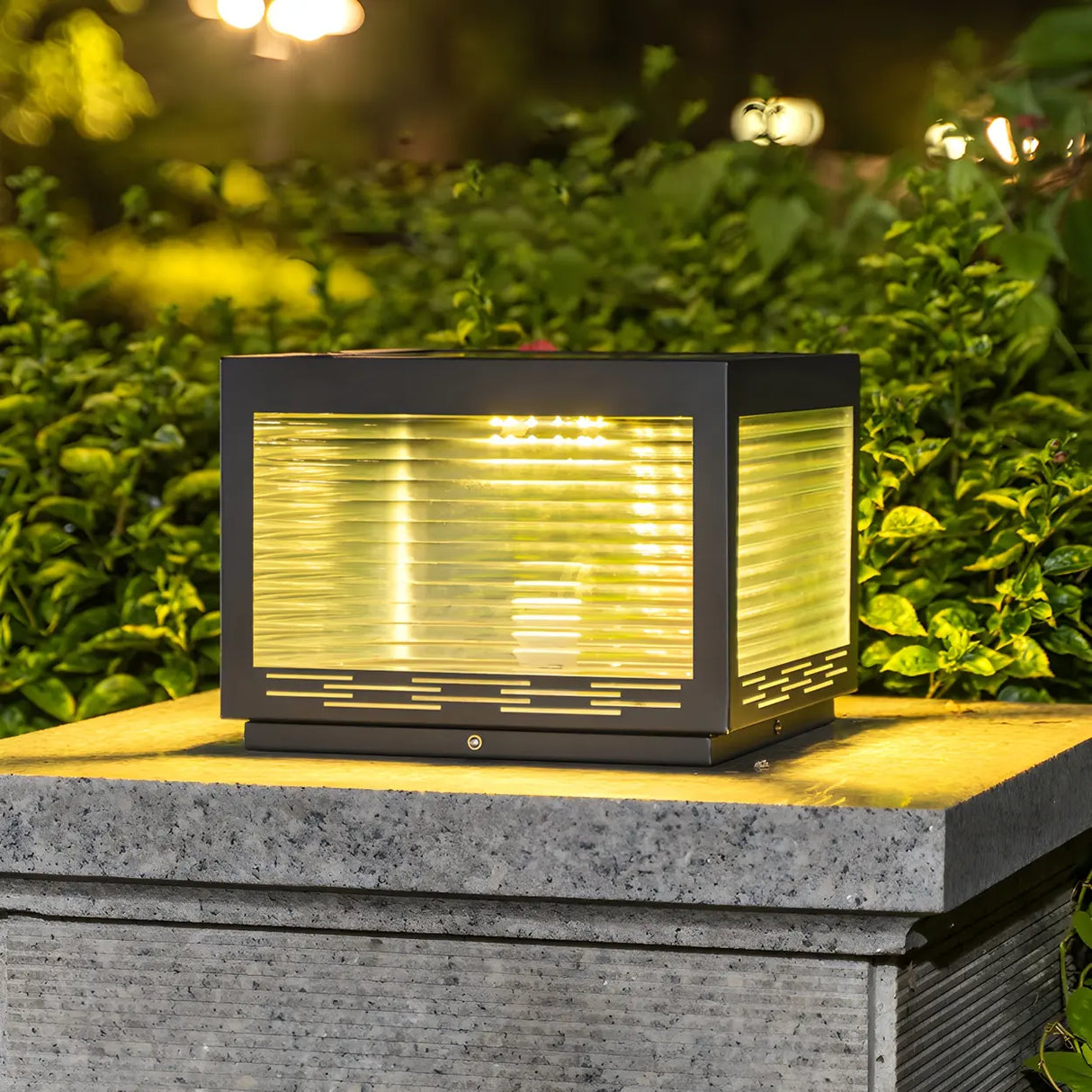 Simple Cube Metal Solar Lantern Outdoor Table Lamp Image - 6