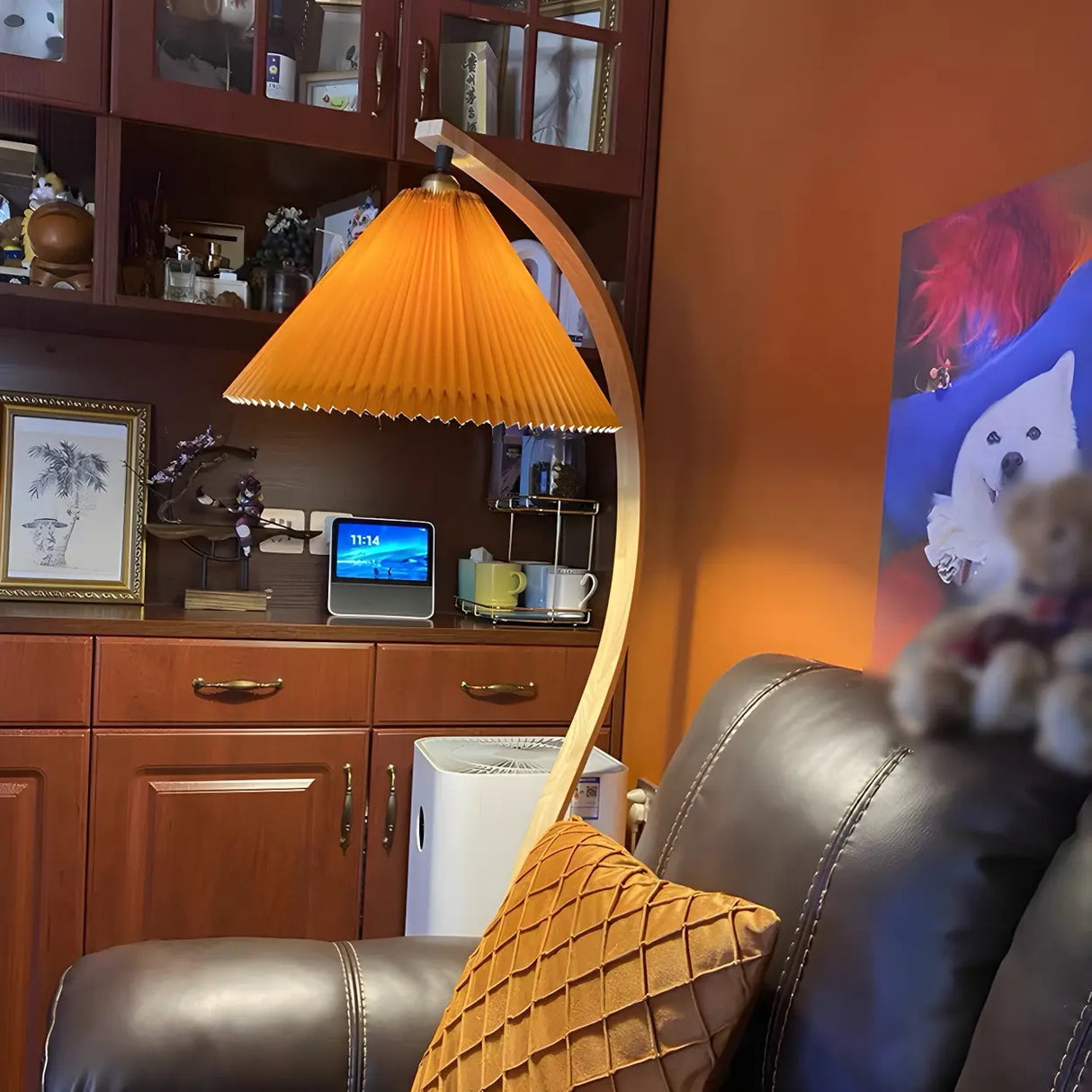 Simple Red Pleated Shade Curved Wooden Floor Lamp Image - 15